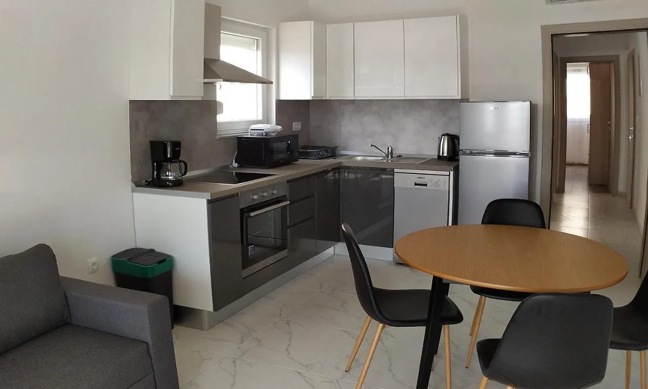Charming 2-Bed Apartment In Okrug Gornji Trogir Chorvatsko