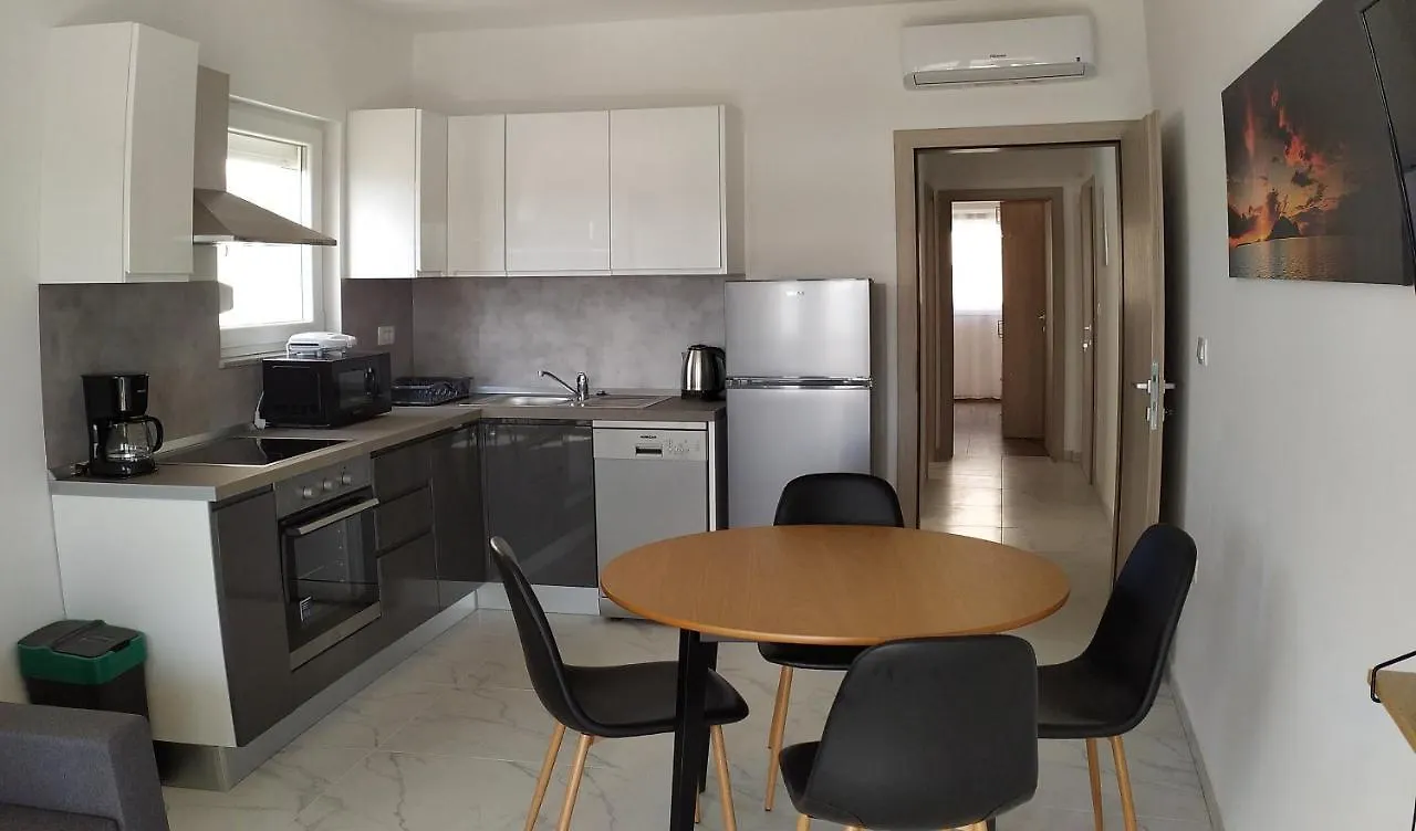 Charming 2-Bed Apartment In Okrug Gornji Trogir